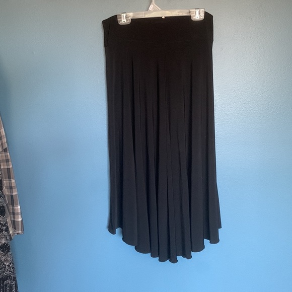 Flowy skirt - Picture 2 of 3